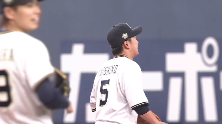 5回表・B西野真弘 難しい打球を見事に捌いた!!