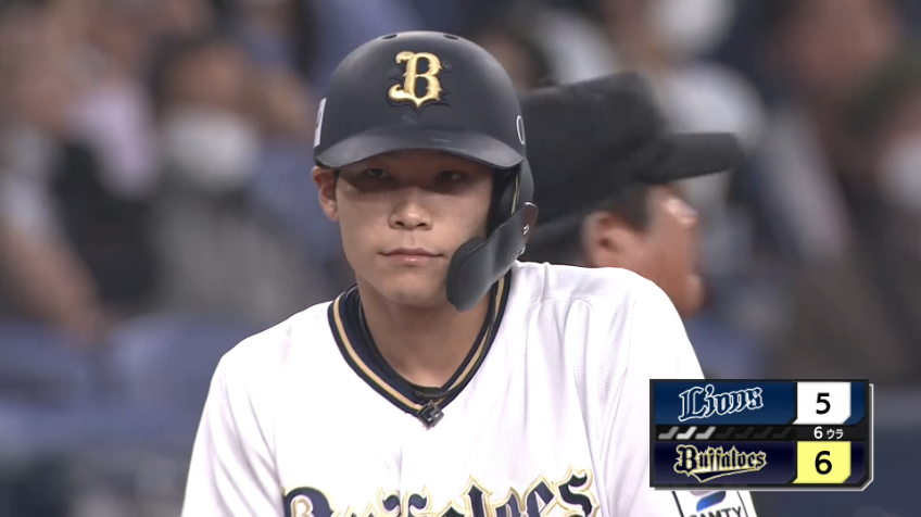 6回裏・B中川圭太 ライトへのタイムリー3ベースヒットを放ち、勝ち越しに成功!!