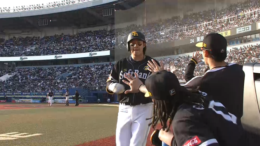 8回表・H柳田悠岐 今季第1号はライトスタンドへの2ランホームラン!!