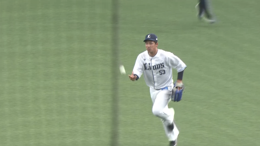 5回表・L愛斗 ファインプレー!! ライト前に落ちそうな当たりをナイスキャッチ!!