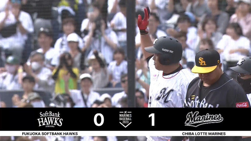 1回裏・M井上晴哉 センター前に運ぶ先制のタイムリー!!