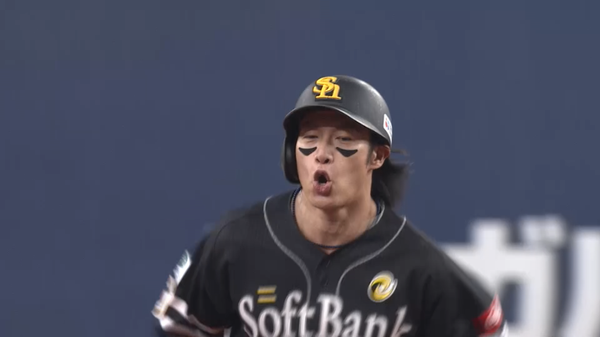 4回表・H柳田悠岐 ライトスタンドに飛び込むホームランを放つ!!
