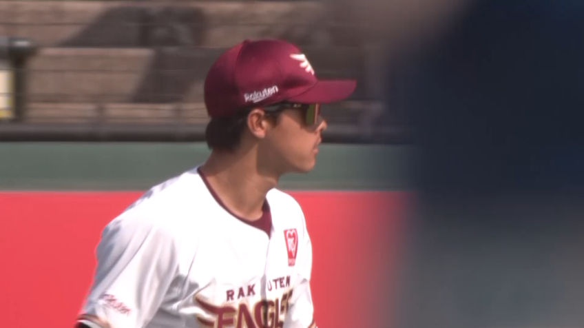 5回表・E辰己涼介 残念そこは辰己!! 快足飛ばして左中間の打球に追いつく!!