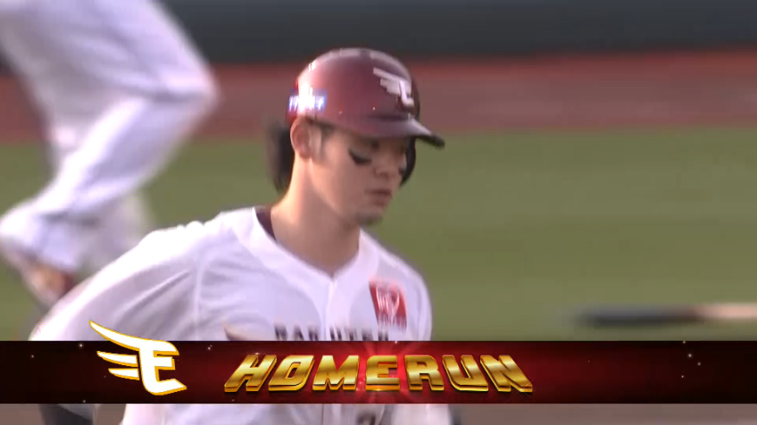 9回裏・E伊藤裕季也 完璧な一発!! レフトスタンドへのソロホームランで1点を返す!!