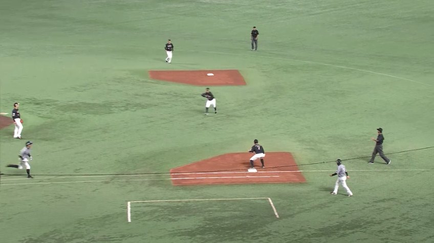 2回表・H牧原大成 今日昇格しセカンドで軽快なプレーを見せる!!