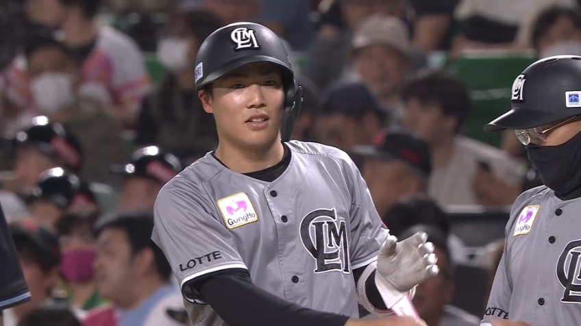 4回表・M友杉篤輝 技ありヒットで追加点!! 2塁ランナー・岡大海もヘッドスライディング!!