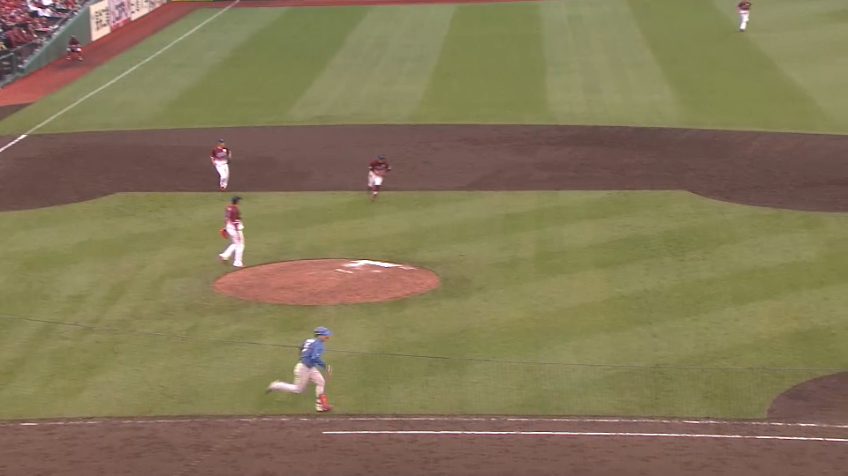 12回表・E山崎剛 ボテボテの打球を華麗なランニングスローで出塁を阻止!!