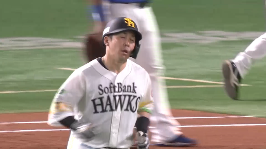 6回裏・H甲斐拓也 本日3本目のヒットは打った瞬間の一発!! 今季第2号2ランホームラン!!