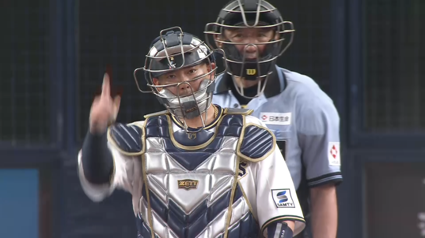 7回表・B森友哉 森キャノン!! 鋭い送球で俊足ランナーを刺す!!