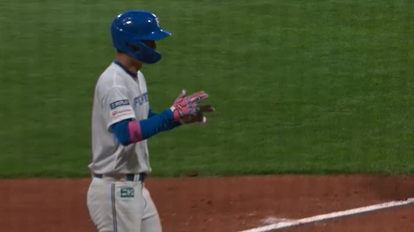 3回裏・F加藤豪将 NPB初アーチ!! ライトへ今季第1号ホームランを放つ!!