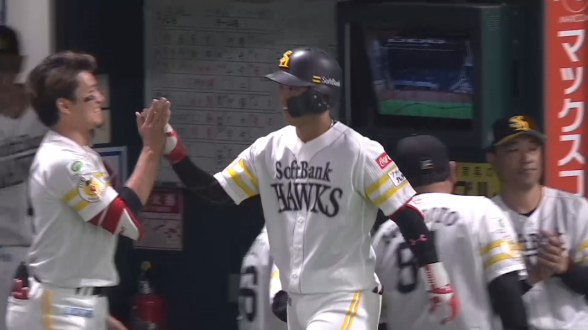 4回裏・H今宮健太 失投を逃さない!! レフトへのソロホームランでチームに先制点をもたらす!!