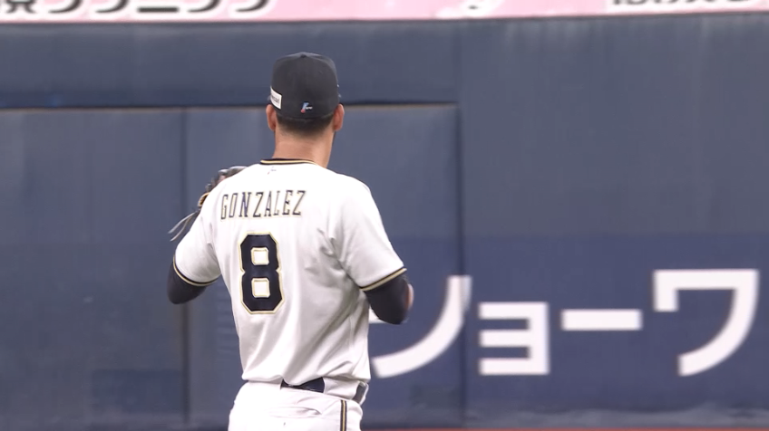 7回表・Bゴンザレス メジャー仕込みの身のこなし!! 好守備を見せる!!