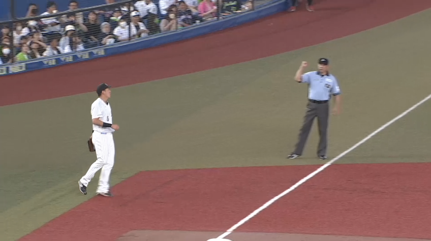 3回表・M安田尚憲 好反応!! ライナー性の打球をジャンピングキャッチ!!