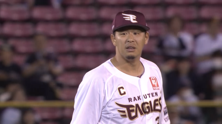 7回表・E浅村栄斗 二遊間の当たりを逆シングルでさばく!!