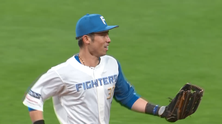 1回表・F江越大賀 古巣相手に挨拶代わりの恩返し!! サードへの好返球でアウトを奪う!!