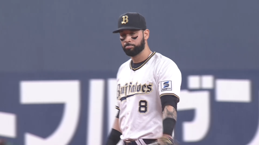 3回表・Bゴンザレス 軽やかな身のこなしで相手のヒットを奪い取る!!