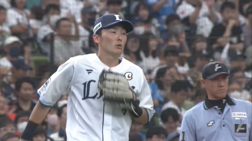 3回表・L源田壮亮 たまらん!! 三遊間の打球を回り込んでジャンピングスロー!!