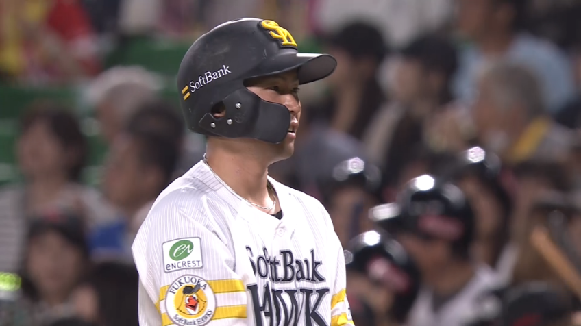 2回裏・H中村晃 ライトへのタイムリーヒットを放ち、勝ち越しに成功!!