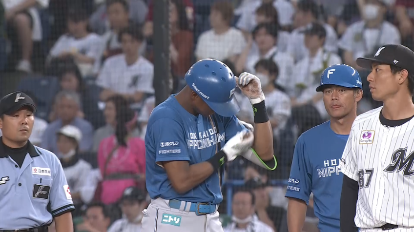 1回表・F万波中正 幸先よく先制!! ライトへタイムリーヒットを放つ!!