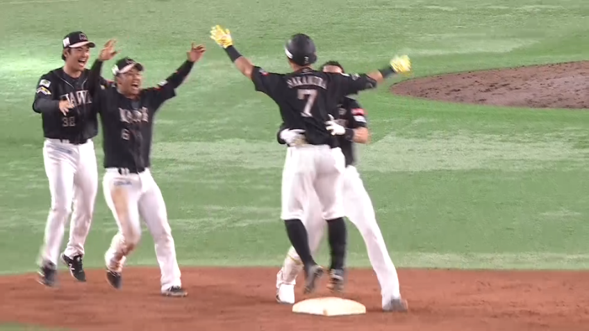 9回裏・H中村晃 高めの球を捉えるサヨナラタイムリー!!