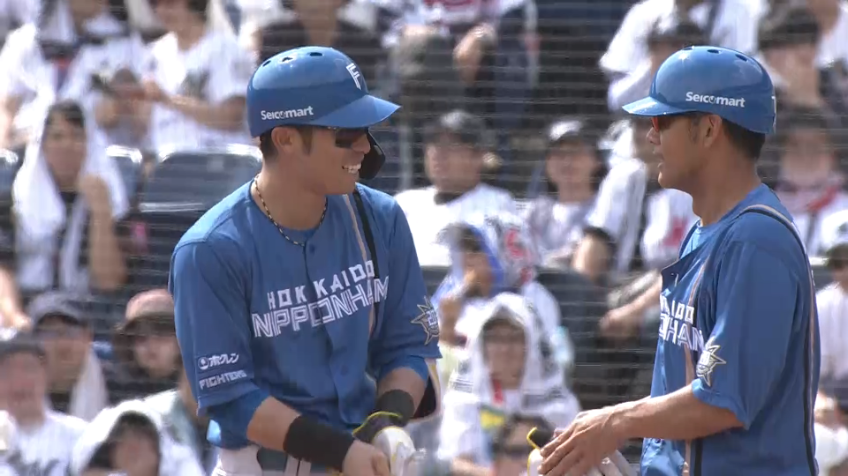 2回表・F江越大賀 詰まりながらも外野へ!! レフトへの勝ち越しタイムリーヒット!!