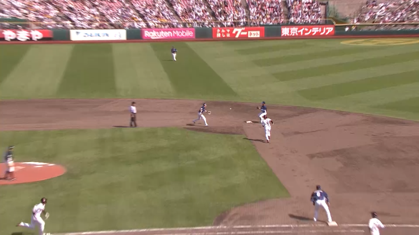 5回裏・L源田壮亮 見事なグラブトスでナイスプレー!!