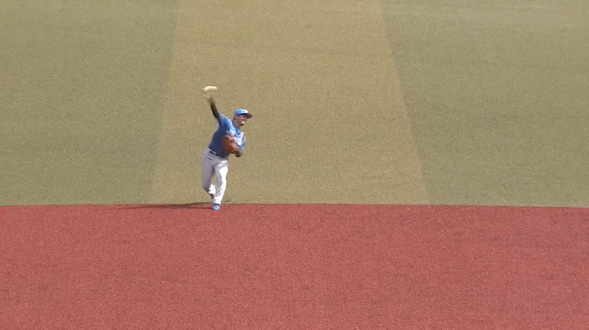 4回裏・F上川畑大悟 三遊間の打球を逆シングルで捌く!! 今度は好守でチームを盛り立てる!!