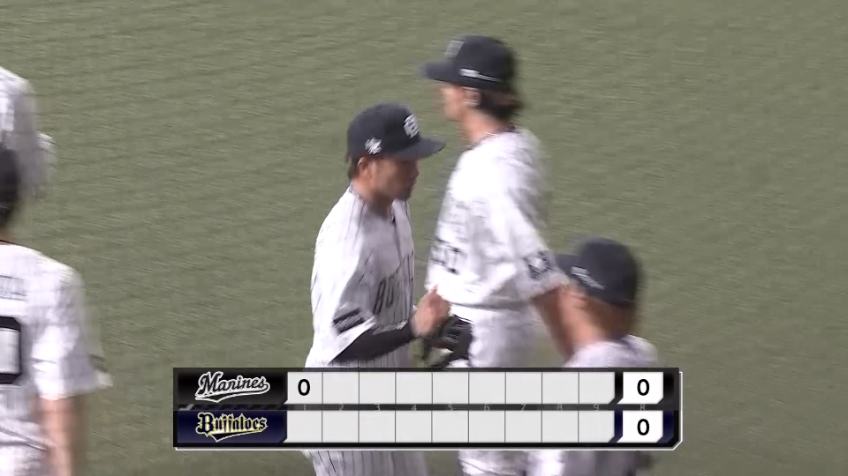 1回表・B安達了一 初回から魅せる!! 一二塁間の打球に追いつくナイスプレー!!