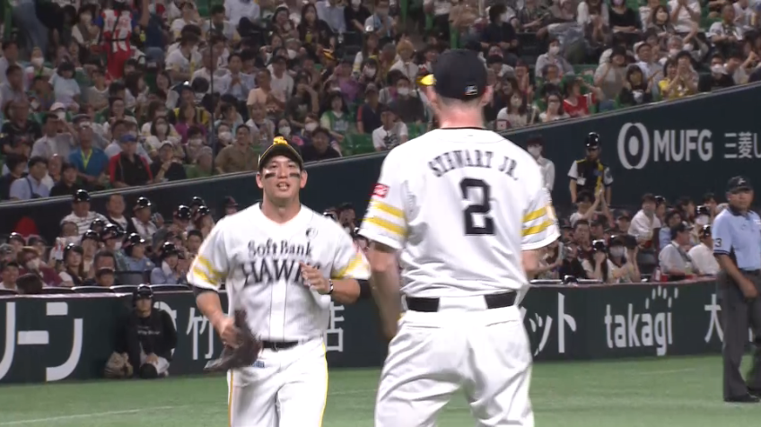 6回表・H栗原陵矢 3塁線抜けそうな打球を見事に捌くファインプレーを見せる!!