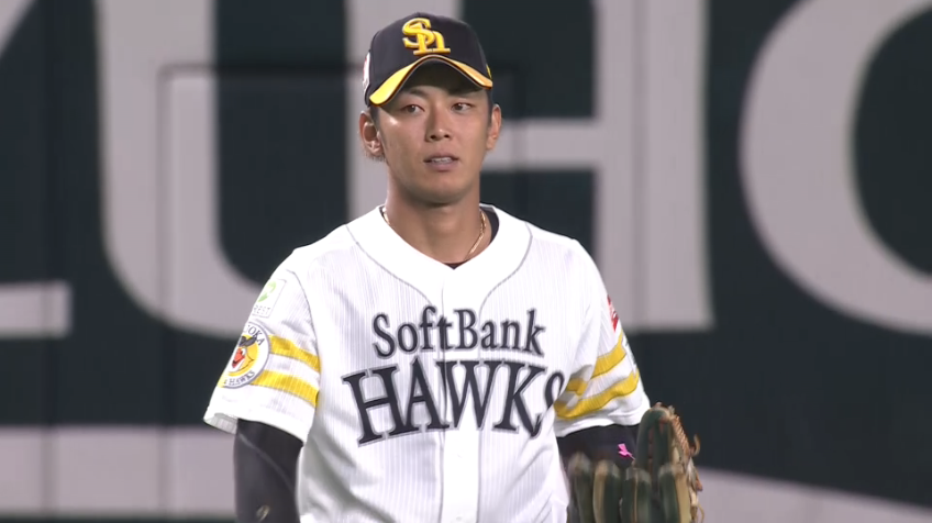 7回表・H今宮健太 持ち前の強肩で先頭打者の出塁を許さず!!