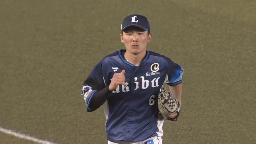 4回裏・L源田壮亮 ジャンピングキャッチ!! たまらんプレーでピンチ切り抜ける!!