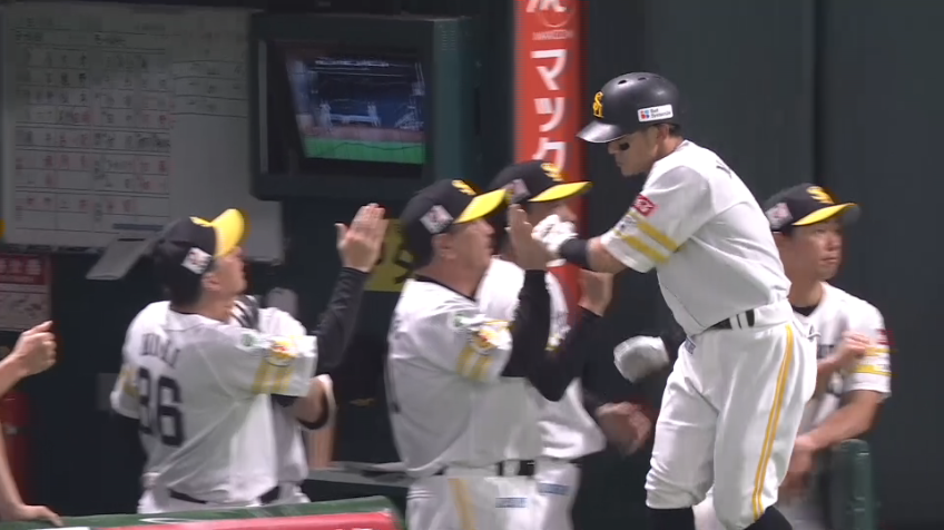 4回裏・H牧原大成 取られたら取り返す!! ライトスタンド中段への第2号ソロホームラン!!