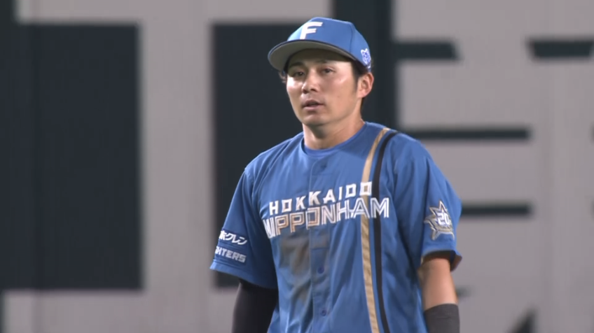 5回裏・F上川畑大悟 頭上を越えそうな打球をジャンピングキャッチ!!