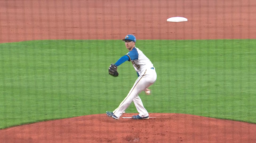 1回表・M角中勝也 ライトポール際へのソロホームラン!! インコースの球を上手く捌き先制する!!