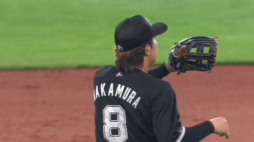 5回裏・M中村奨吾 強く正確な送球!! ジャンピングスローで見事な守備を見せる!!