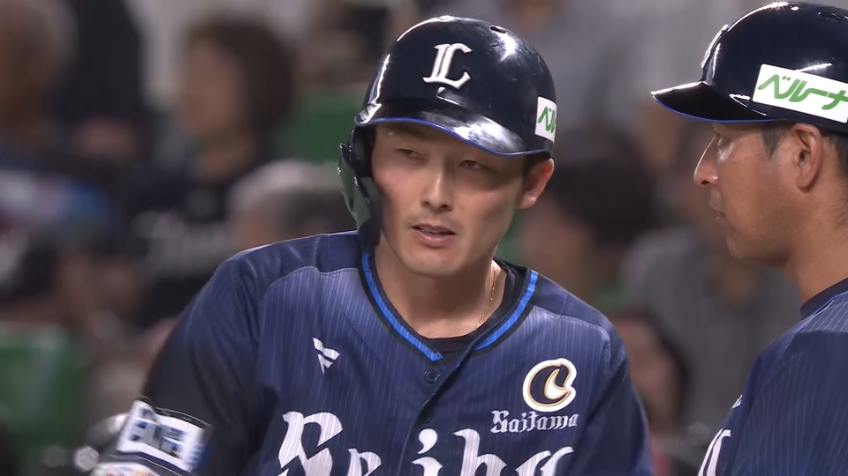7回表・L源田壮亮 センター前に運ぶタイムリーヒットで同点に追いつく!!