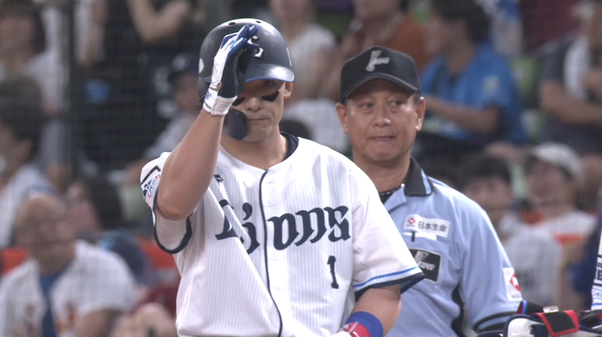 1回裏・L栗山巧 頼れるベテラン!! ライト前へのタイムリーヒットで初回から先制!!