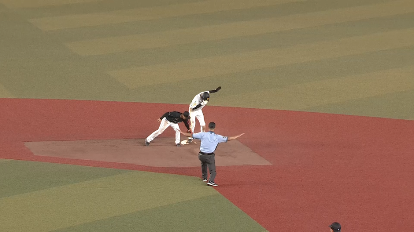 4回表・H三森大貴 またもや盗塁成功!! 本日2個目となる見事な盗塁を決める!!