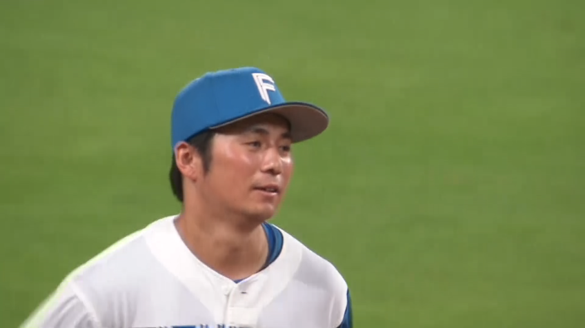 9回表・F上川畑大悟 試合を締めるファインプレー!! 華麗なランニングスローをみせる!!