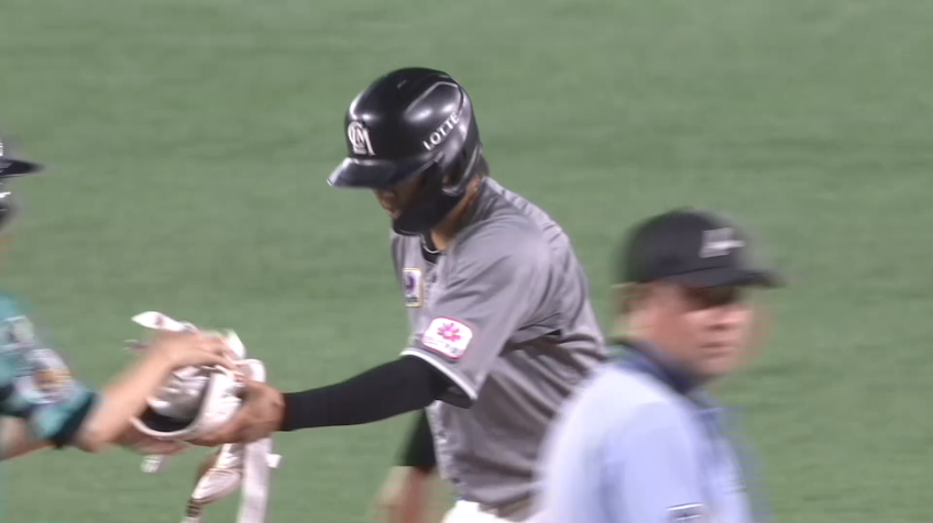 5回表・M中村奨吾 早稲田大学先輩後輩対決!! レフトの前にポトリと落ちたタイムリー!!