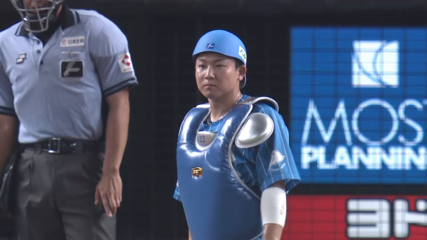 5回表・L古賀悠斗 投手を助ける!! 正確な送球で盗塁阻止!!