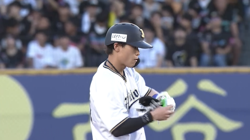 1回表・B中川圭太 初回から4番の一打で幸先よく先制!! センターへのタイムリー2ベースヒット!!