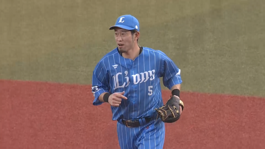 3回裏・L外崎修汰 失点を防ぐ好守!! 痛烈な打球をジャンピングキャッチ!!