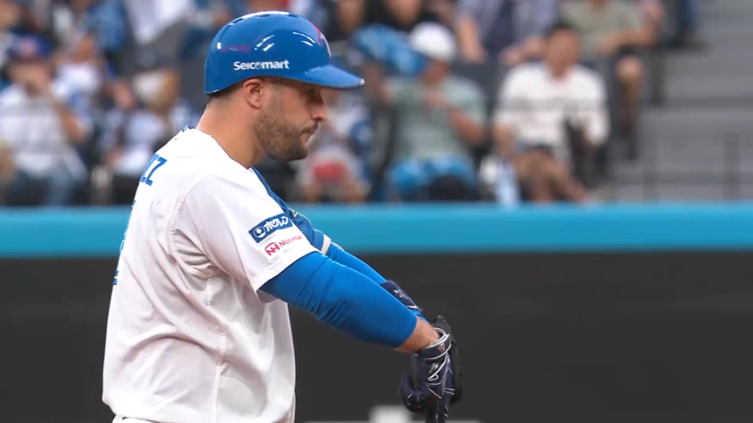 1回裏・Fマルティネス インコース捉え先制タイムリー2ベース!! F五十幡亮汰も1塁から快足飛ばす!!