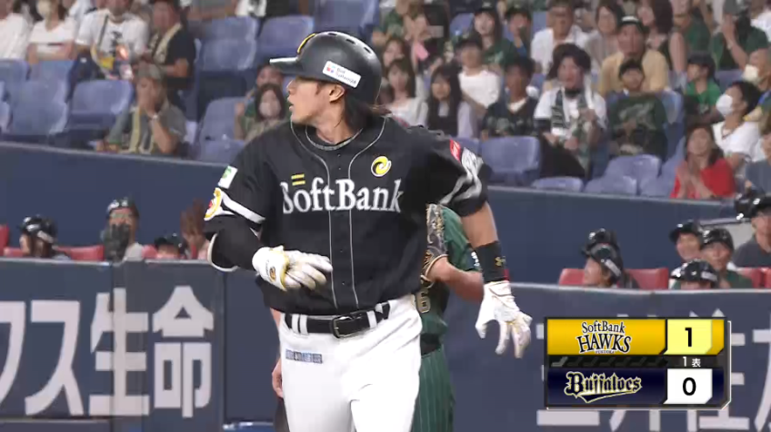 1回表・H柳田悠岐 初回のチャンスをものにした!! 一二塁間を破る先制タイムリーヒット!!