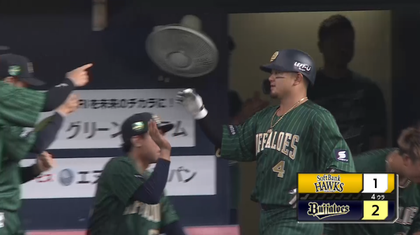 4回裏・B森友哉 待望の復帰後初アーチ!! ライトスタンドへの勝ち越しソロホームラン‼