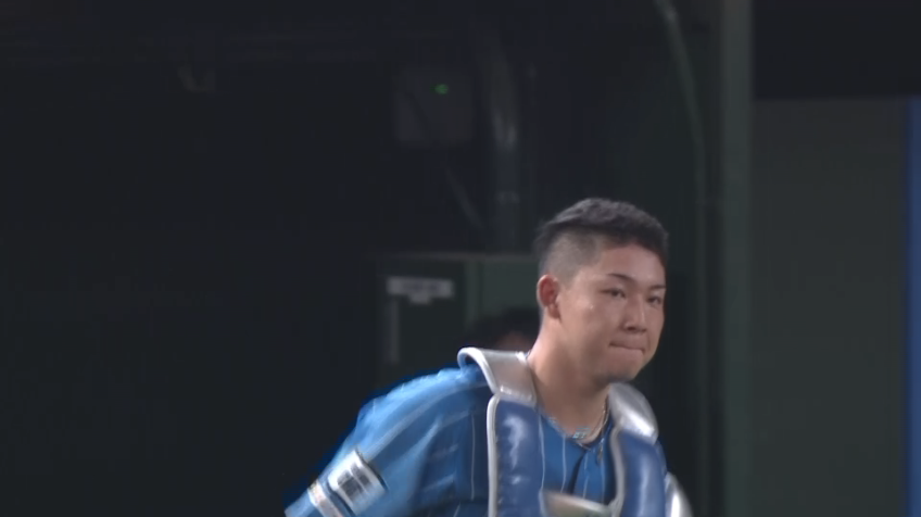 3回表・L古賀悠斗 素早い反応!! 軽いフットワークでフライをキャッチ!!