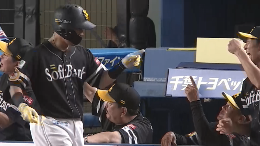 4回表・H中村晃 試合をひっくり返す一振り!! 右中間への第4号3ランホームランを放つ!!