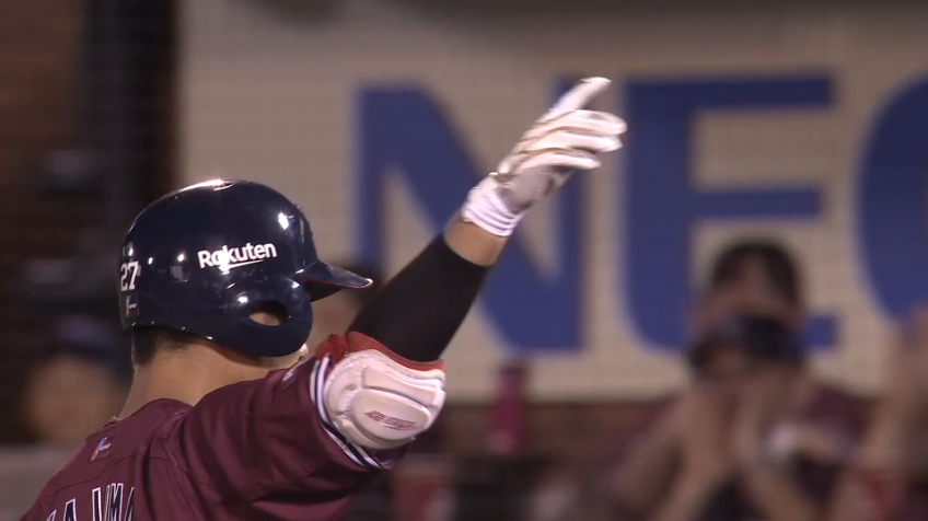 6回裏・E岡島豪郎 上手く拾った!! ライト前へ勝ち越しのタイムリーヒット!!