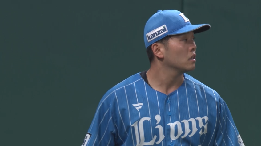 7回表・L蛭間拓哉 フェンス際への打球をジャンピングキャッチ!!